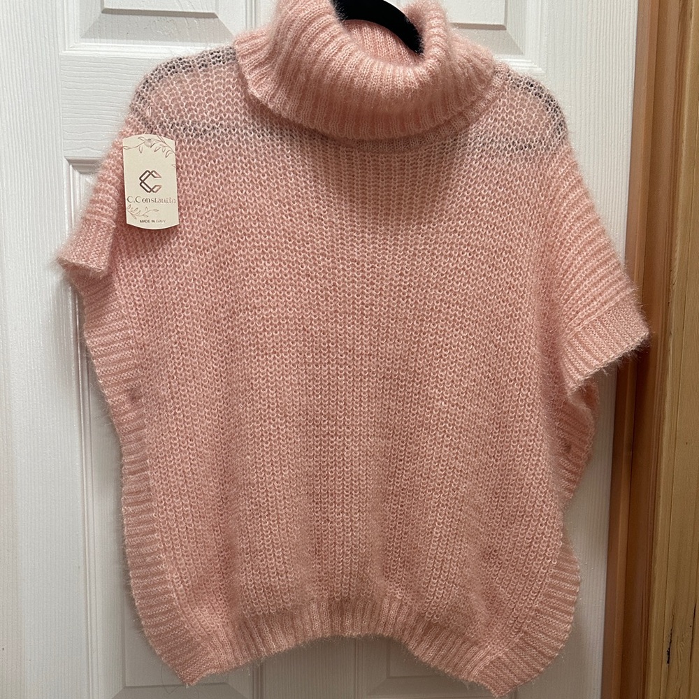 Made in Italy C. Constantia Pink Turtleneck Short-Sleeve Sweater